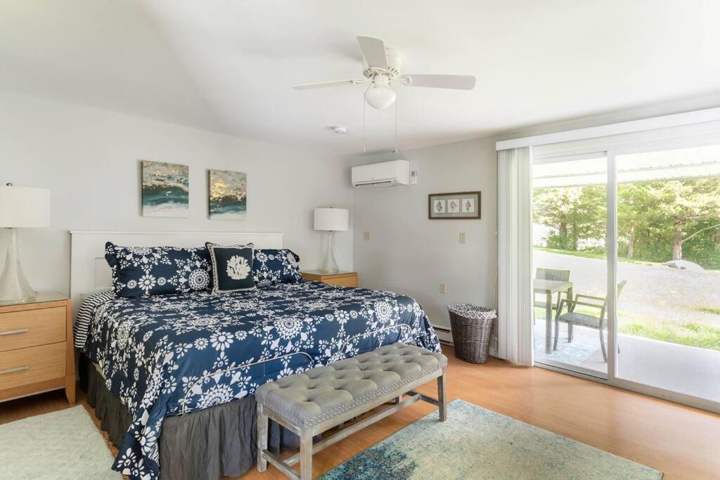 格罗顿Unique Retreat With Private Patio, 4 King Beds And Bbq别墅 外观 照片