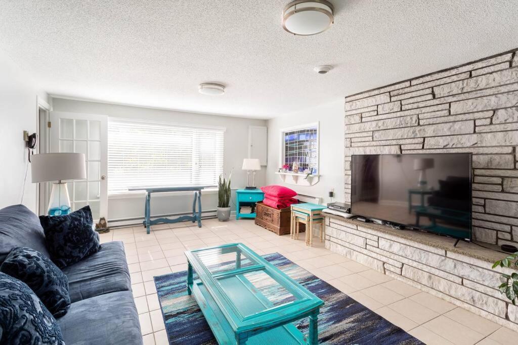 格罗顿Unique Retreat With Private Patio, 4 King Beds And Bbq别墅 外观 照片